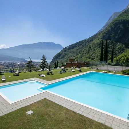 Lake View Dom-Us Apartment - Happy Rentals Riva del Garda Eksteriør billede