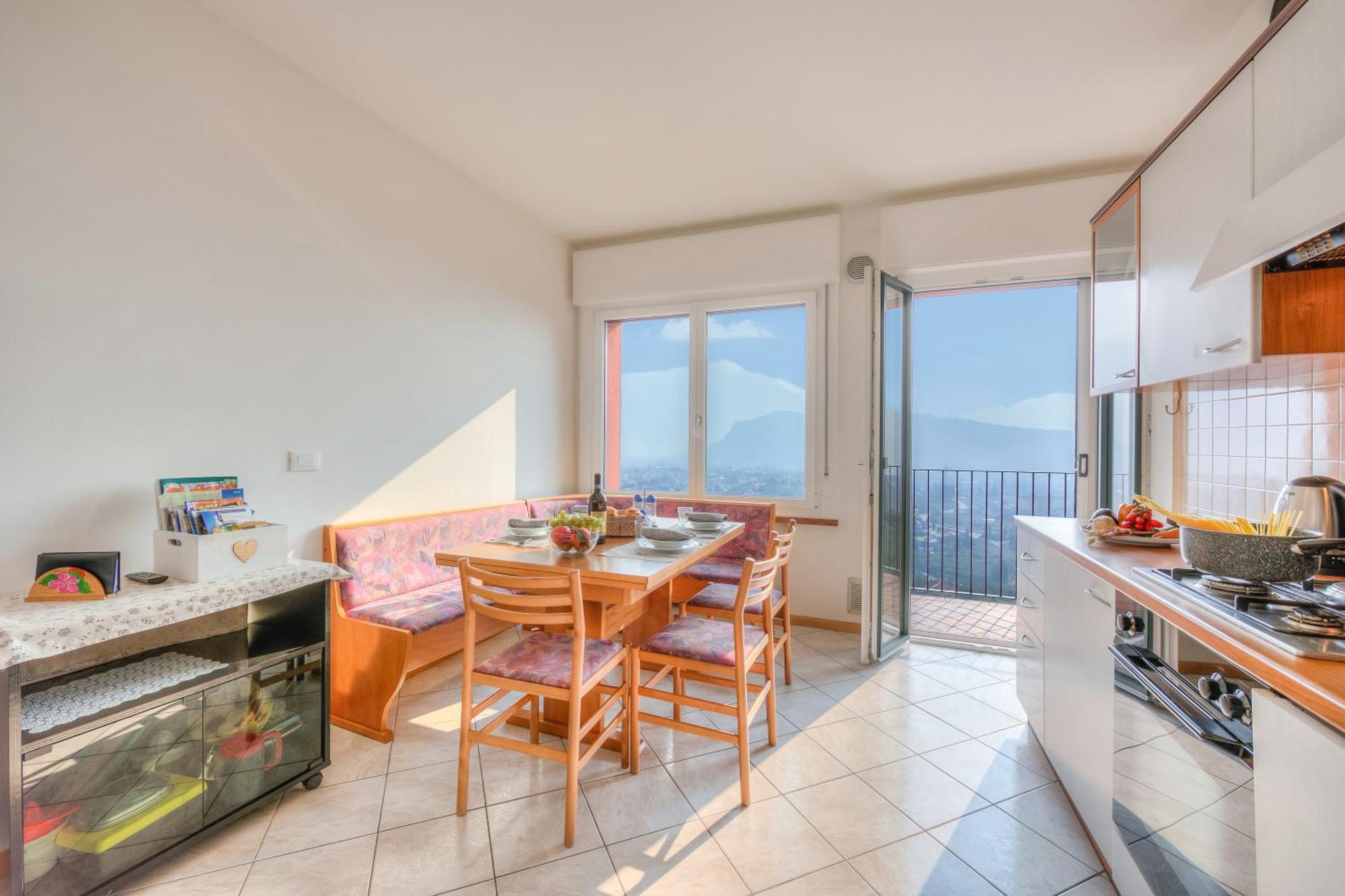 Lake View Dom-Us Apartment - Happy Rentals Riva del Garda Eksteriør billede